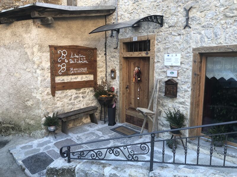 Interno accogliente del B&B A la Ciasa de l'Artista a Cibiana di Cadore